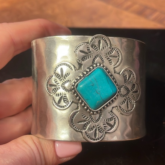 Myra Bag Jewelry - MYRA-GIULIETTA'S GRACE CUFF BRACELET